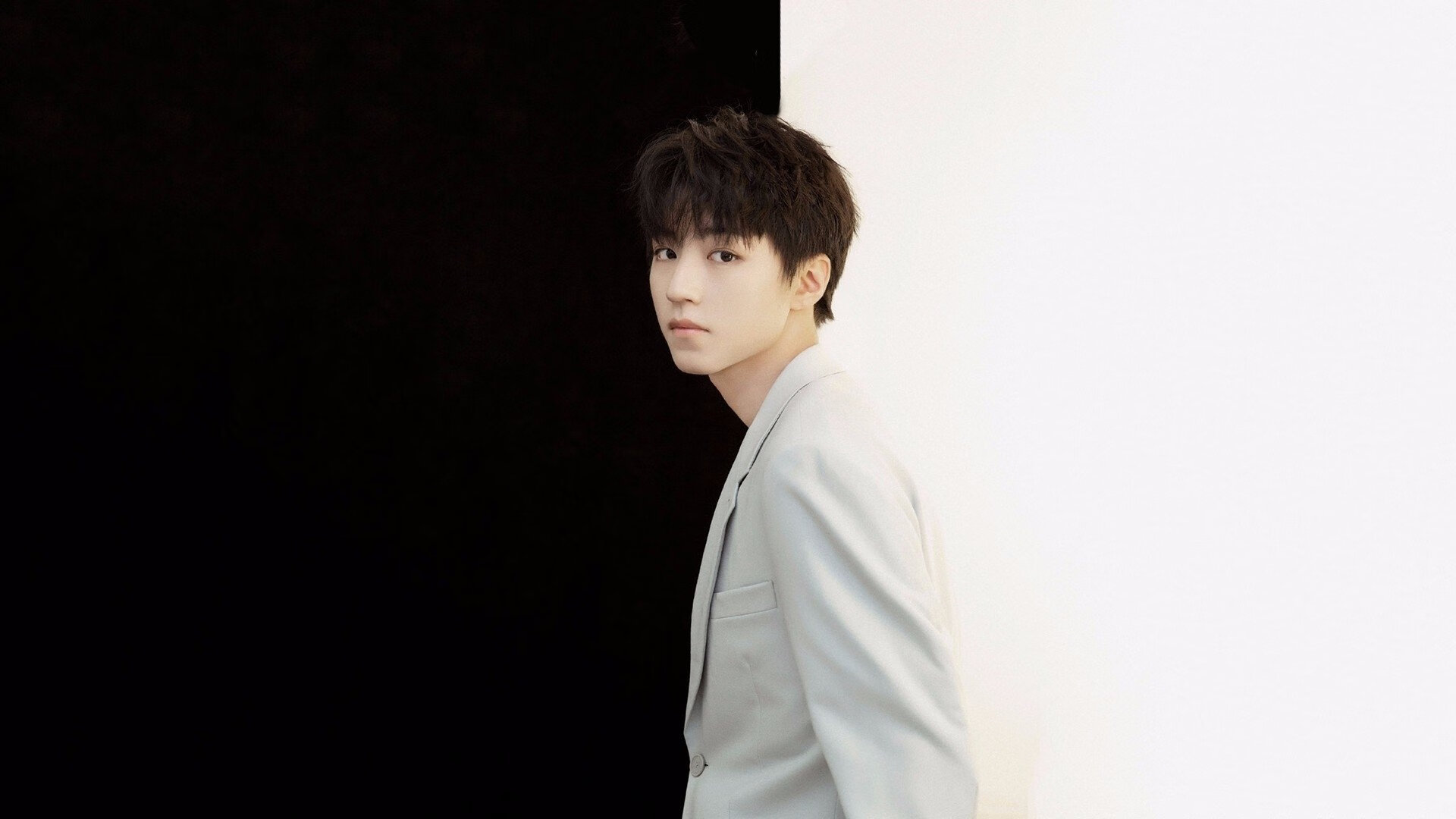 开云网页版-球员暑期转会动向频繁，多国俱乐部积极争抢核心人才，2021球员转会