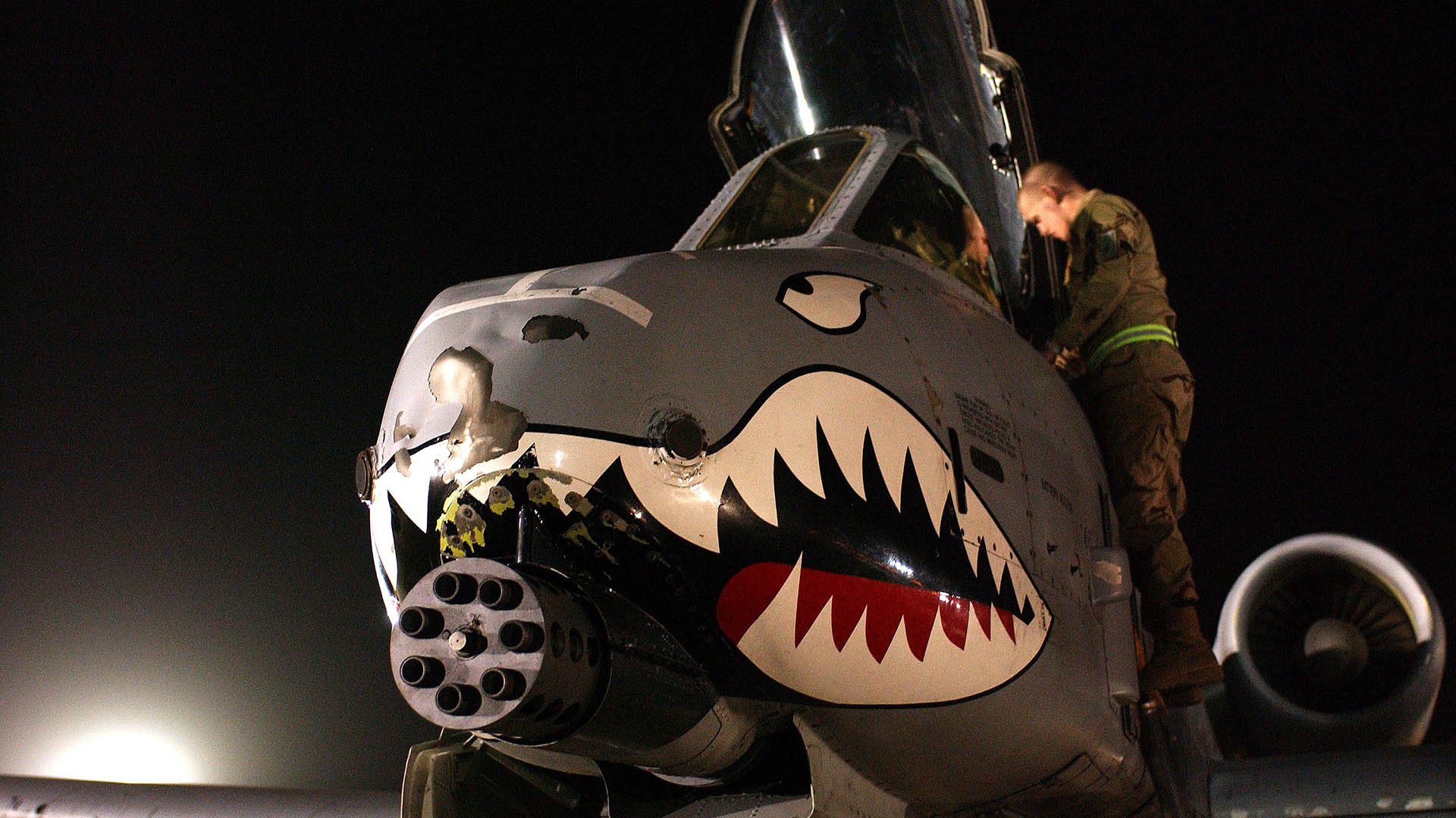 开云·体育官网APP下载-詹姆斯带头组织封闭训练强调纪律优先，詹姆斯谈封盖队友